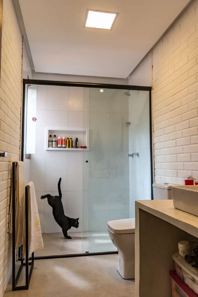 5. Toda a ilumina&ccedil;&atilde;o da casa est&aacute; apta a ser alimentada por um sistema solar. Foto: NeoSolar