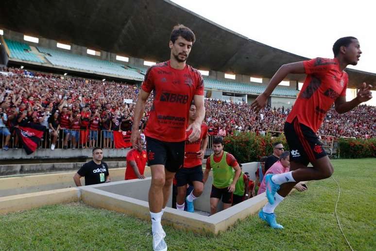 Rodrigo Caio ficou no banco durante Altos x Flamengo, pela Copa do Brasil (Foto: Gilvan de Souza / Flamengo)