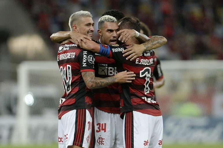 Jogadores do Flamengo celebram gol 
