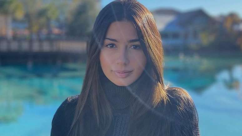 Gabriella Barboza, de 22 anos, foi diagnosticada com c&acirc;ncer de tireoide