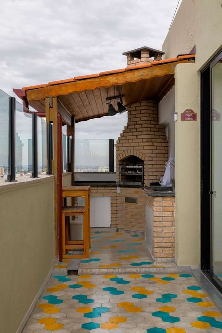 46. Quiosque pequeno com churrasqueira para varanda – Foto Casa de Valentina