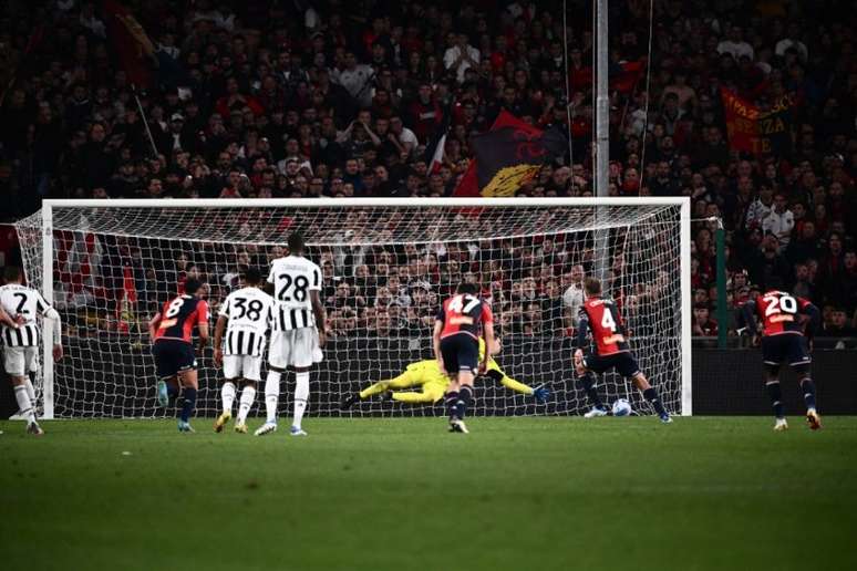 Genoa e Juventus fizeram um grande jogo no Luigi Ferraris (Foto: Marco Bertorello/AFP)