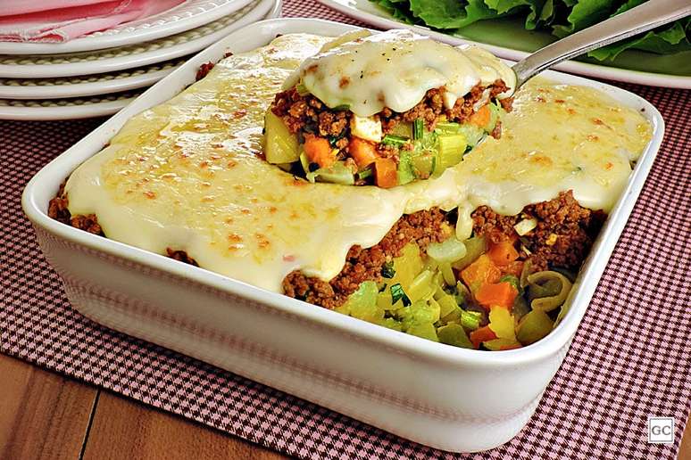 Carne mo&iacute;da gratinada com legumes &ndash; Foto: Guia da Cozinha