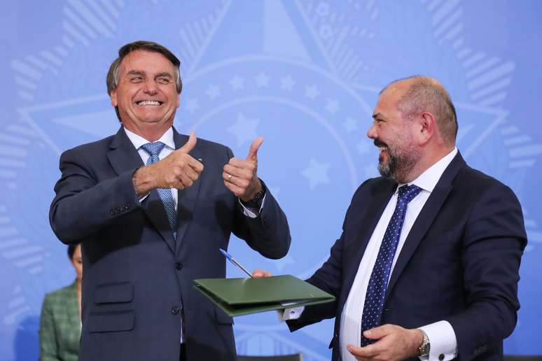 Governo anunciou, em cerimônia com o presidente Jair Bolsonaro e o ministro José Carlos Oliveira (Trabalho e Previdência), decreto e medida provisória para o Programa Renda e Oportunidade