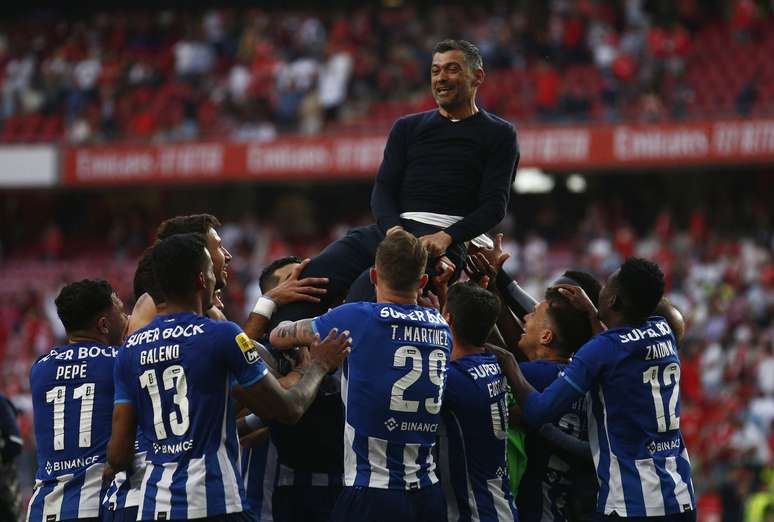 Em Lisboa, Porto derrota o Benfica e conquista o t&iacute;tulo Portugu&ecirc;s