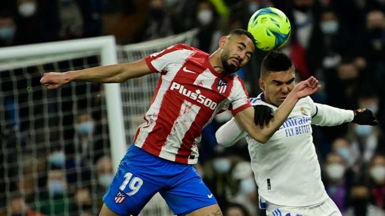 Rivais se enfrentam neste domingo, às 16h (Foto: JAVIER SORIANO / AFP)