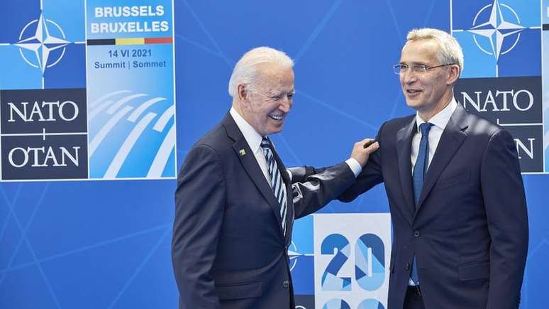 Líderes dos EUA e da OTAN, Joe Biden e Jens Stoltenberg, respectivamente