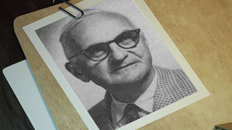 Cameron foi presidente da Associa&ccedil;&atilde;o Americana de Psiquiatria (1952-1953 e en 1963), Associa&ccedil;&atilde;o Canadense de Psiquiatria (1958-1959), Sociedade de Psiquiatria Biol&oacute;gica (1965) e Associa&ccedil;&atilde;o Mundial de Psiquiatria (1961-1966).