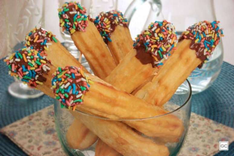 Churros de banana com doce de leite – Foto: Guia da Cozinha