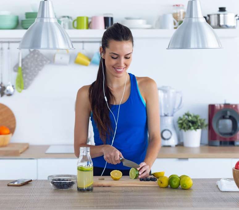 Limões e laranjas são bons ingredientes para usar no shot devido à ação antioxidante da Vitamina C 