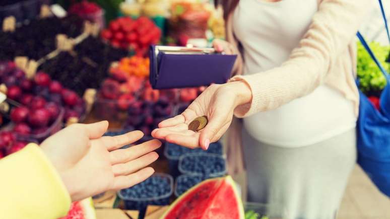 Comprar produtos em feiras é uma ótima maneira de economizar