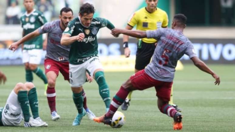 Jogo foi muito truncado no Allianz (Foto: Cesar Greco/Palmeiras)