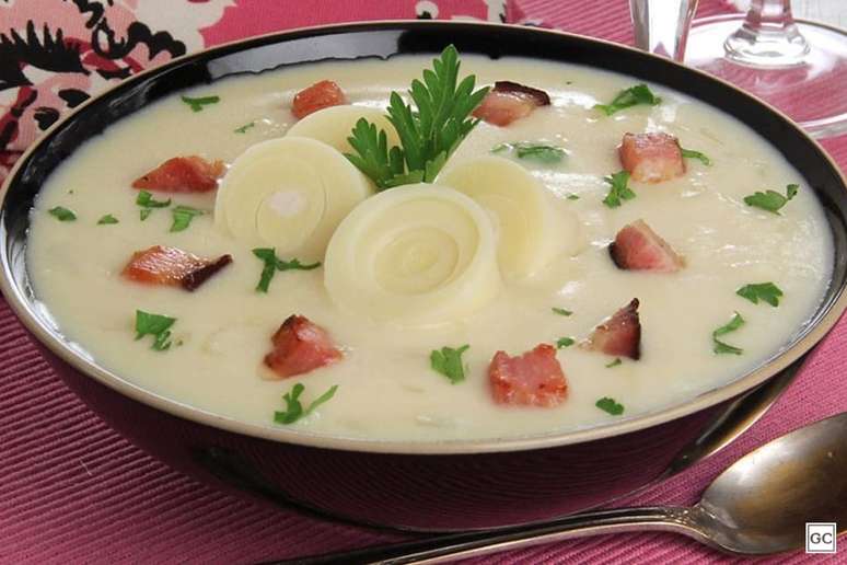 Sopa-creme de palmito com bacon &ndash; Foto: Guia da Cozinha