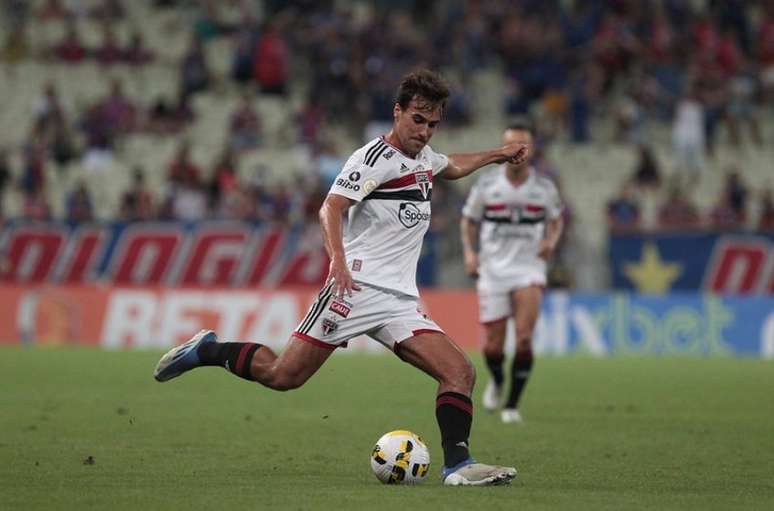 O jogador contornou as críticas que recebia da torcida e está se destacando com Rogério Ceni (Rubens Chiri / saopaulofc.net)