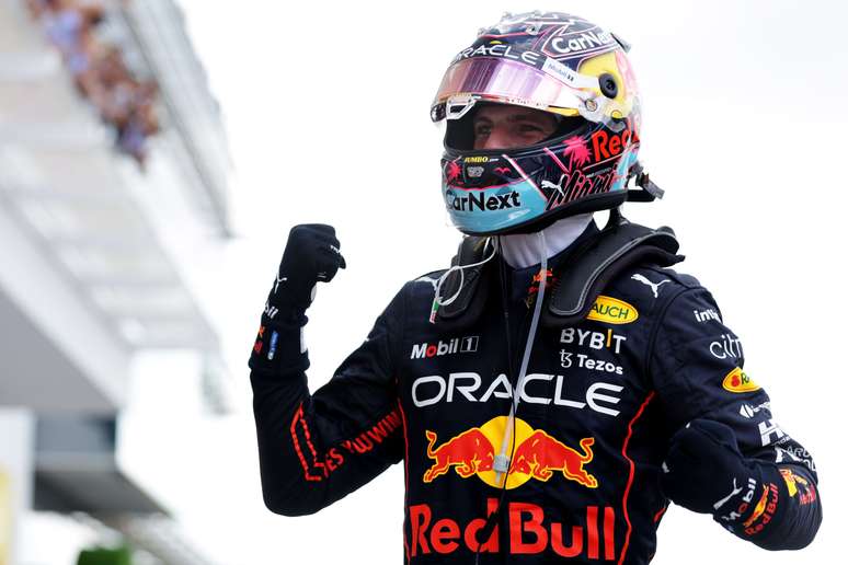 Max Verstappen não apenas venceu a corrida, como também marcou a volta mais rápida 