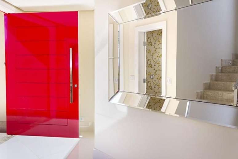 15. Hall de entrada com espelho &ndash; Foto Joel Caetano Paes