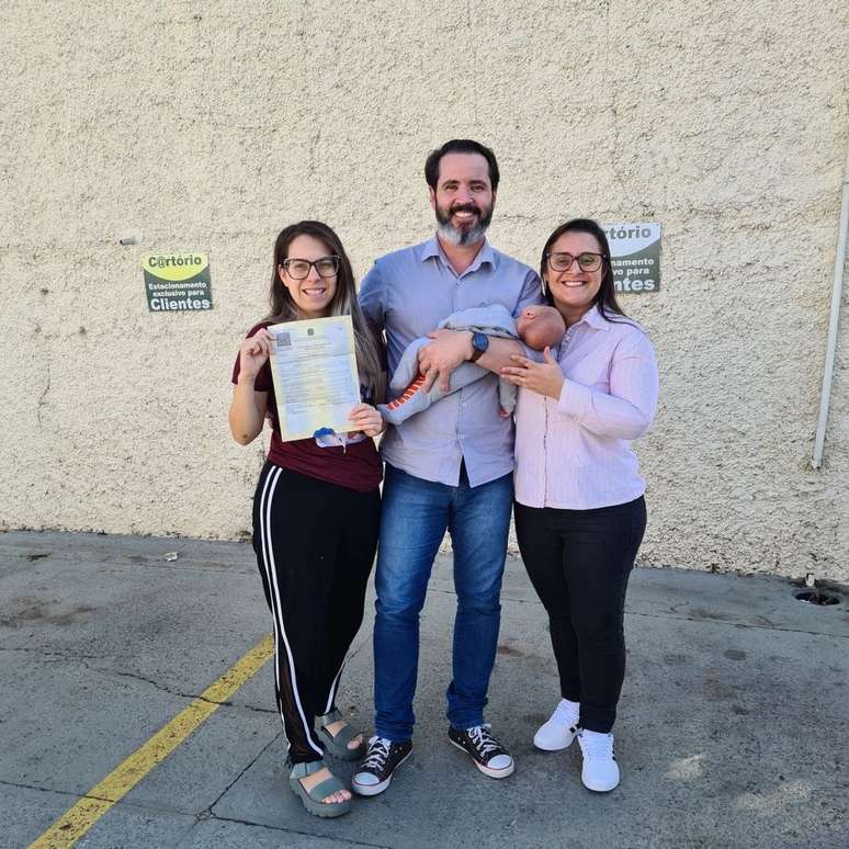 Trisal recorre à Justiça para conseguir registrar o filho. 