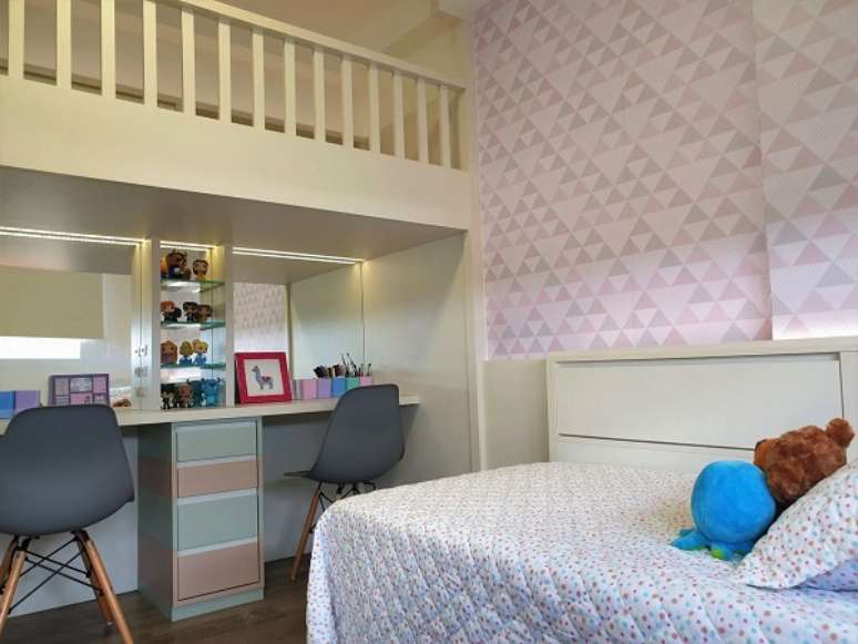 21. Ideias para parede de quarto com papel de parede rosa – Foto Larissa Minatti