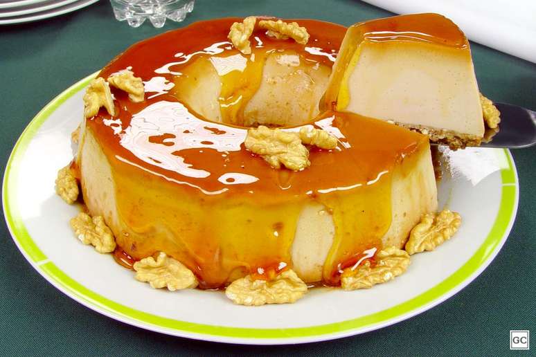 Pudim de nozes &ndash; Foto: Guia da Cozinha