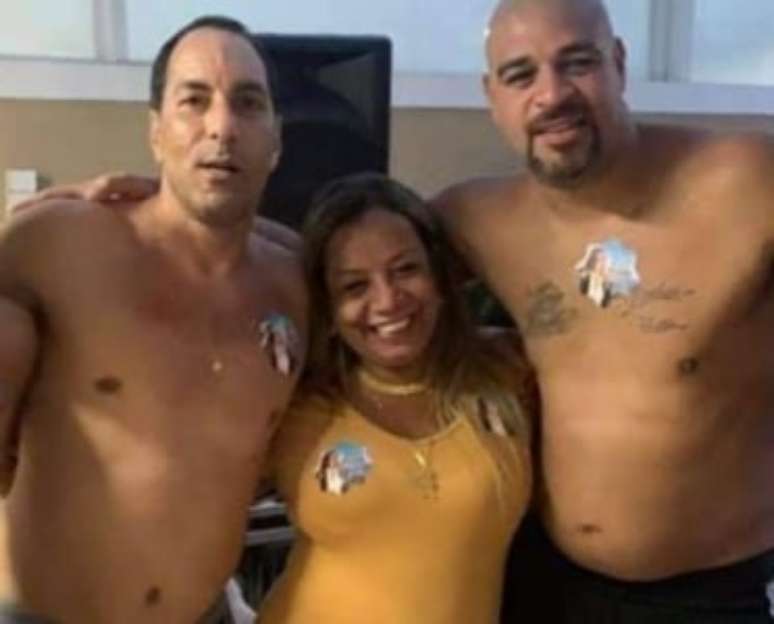 Adriano, Edmundo e Adriana Belém durante churrasco em 2020 (Foto: Reprodução/Instagram)