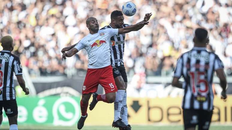 Ytalo e Nathan Silva em disputa de jogo / Foto: Divulgação / Atlético-MG