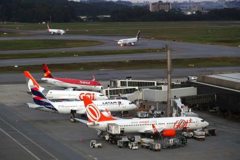 Aviões no aeroporto internacional de Guarulhos, próximo à São Paulo
16/04/2019
REUTERS/Amanda Perobelli