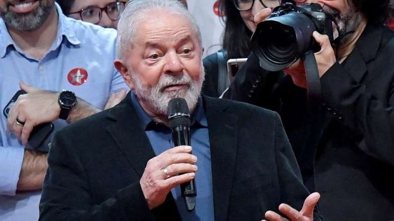 Lula tem tentado se aproximar de eleitores evangélicos, se reunindo com pastores e participando de live com fiéis