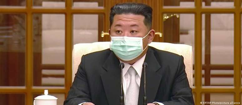 Kim Jong-un destacou que a principal estratégia de seu regime é isolar e tratar as pessoas com febre