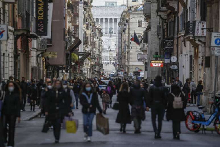 Movimentação em Roma, capital da Itália