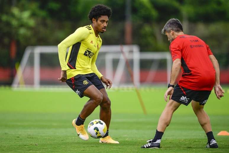 Ainda zerado de gols, Vitinho soma 11 jogos e quatro assistências na temporada (Foto: Marcelo Cortes / Flamengo)