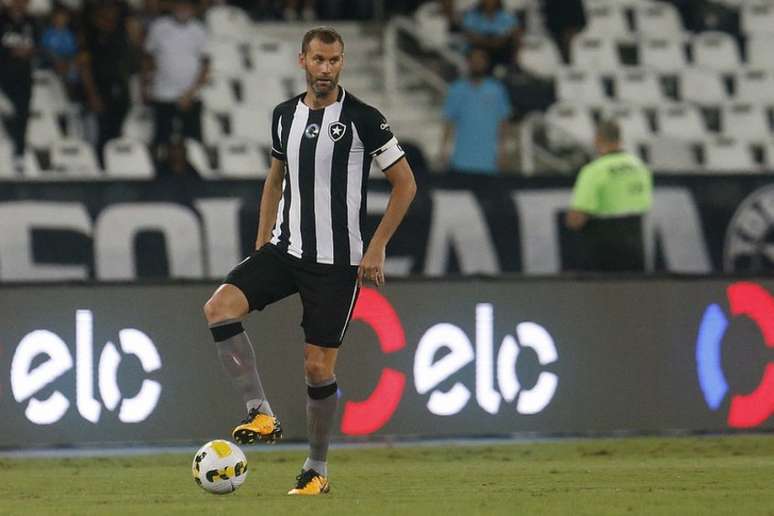 Carli completou 181 jogos com a camisa do Botafogo (Foto: Vítor Silva/Botafogo)