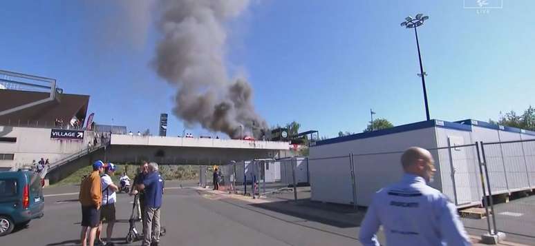 Incêndio no paddock de Le Mans 