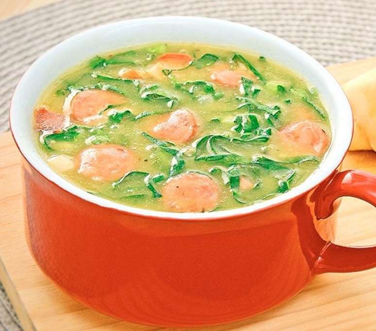 Caldo verde com mandioca (Reprodu&ccedil;&atilde;o / Guia da Cozinha)