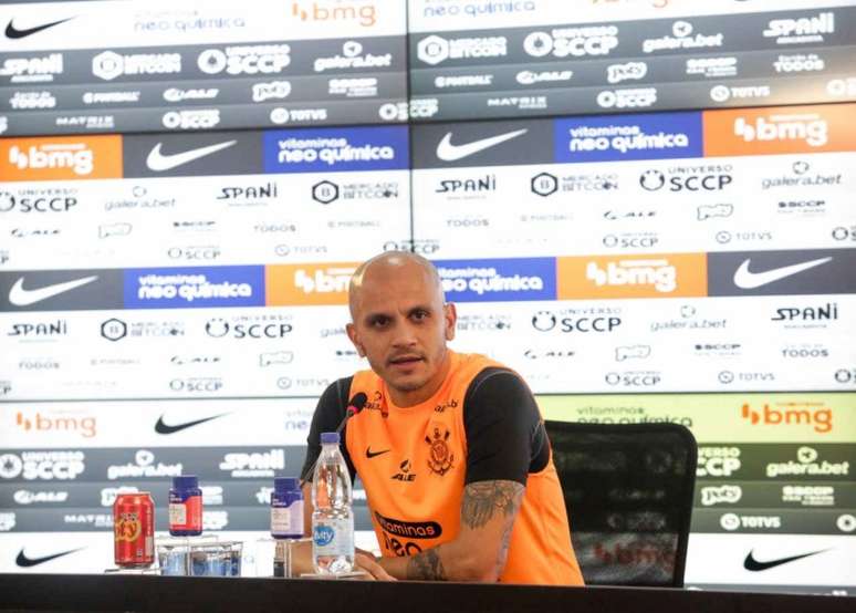 Fábio Santos durante coletiva no CT (Rodrigo Coca / Agência Corinthians)