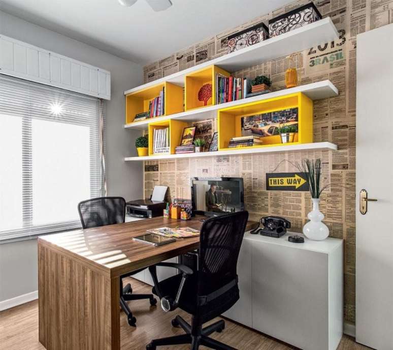 3. Mesa de escritório com cadeira ergonômica – Foto Ambientta Arquiteutra