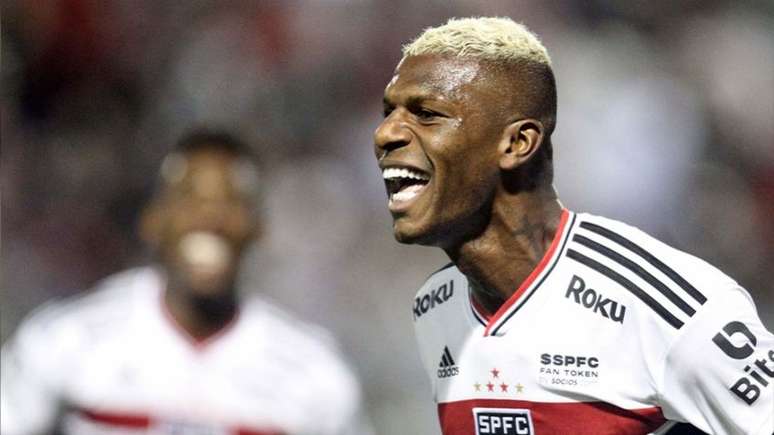 Arboleda foi fundamental, mais uma vez, para a classificação do São Paulo (Foto: Alex Silva / LANCEPRESS!)