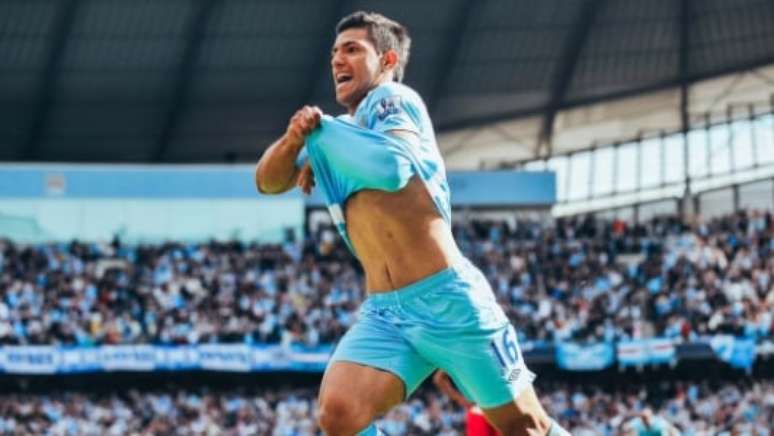 Comemoração de Agüero no gol do título histórico (Foto: Divulgação / Site oficial do Manchester City)