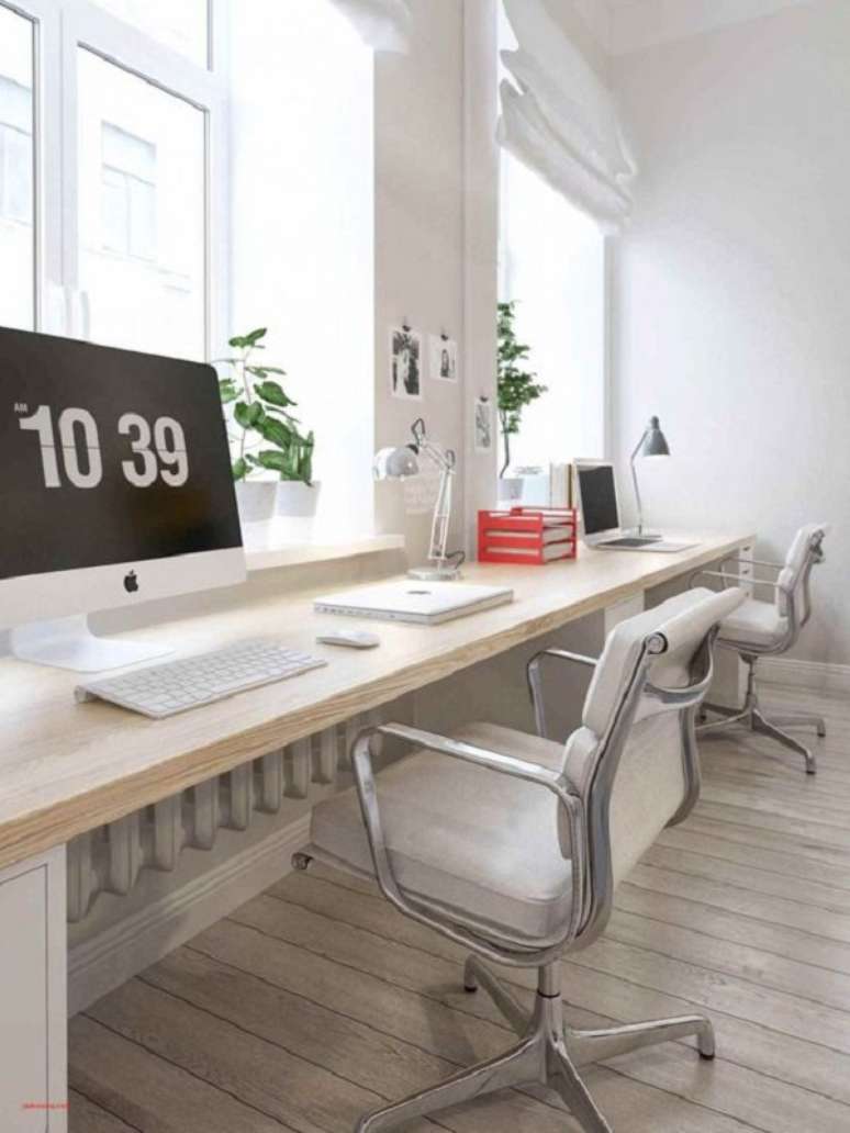 14. Cadeira ergonômica branca para home office – Foto Decostore