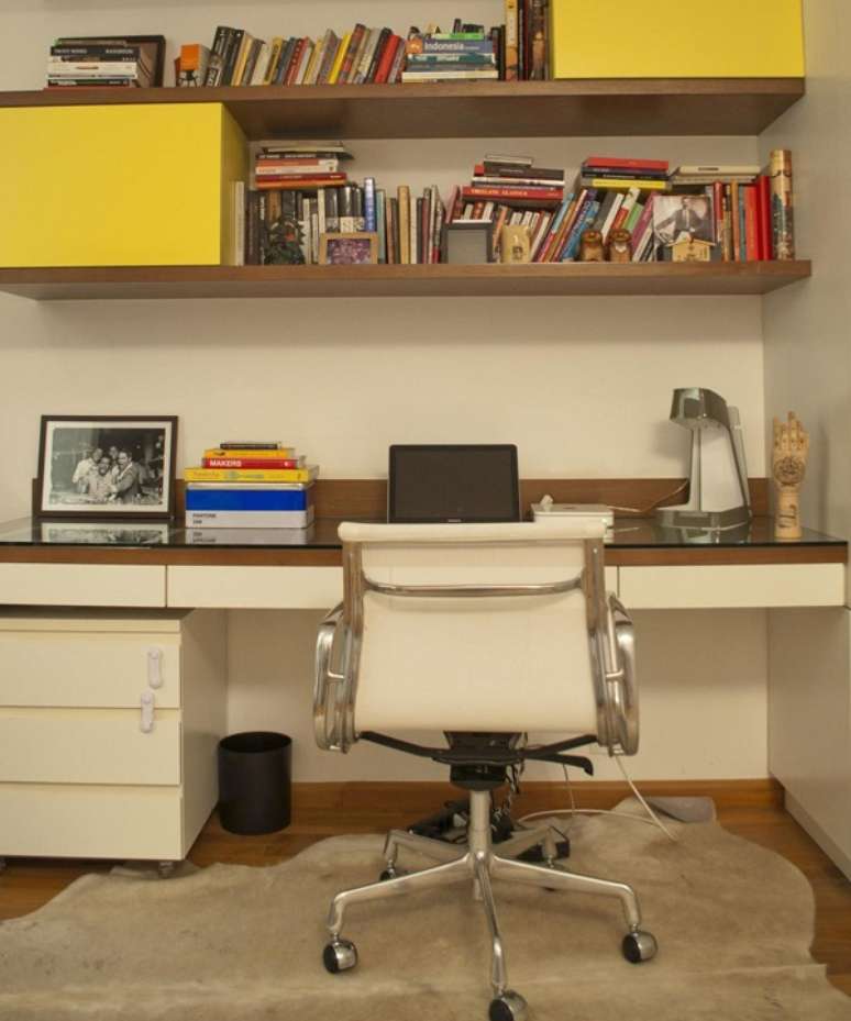 46. Cadeira de escritório branca – Foto MM 18 Arquitetura
