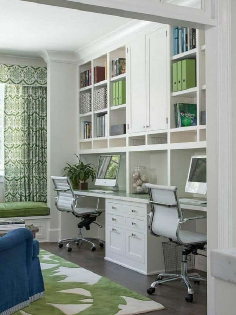 9. Cadeira ergonômica branca para home office – Foto Daily