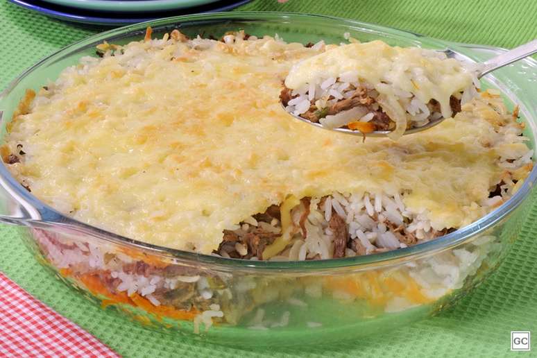 Arroz de forno com carne desfiada – Foto: Guia da Cozinha