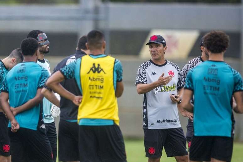 Vasco busca o equilíbrio para entrar no G4 e conquistar o acesso no fim da temporada (Foto: Daniel RAMALHO/CRVG)