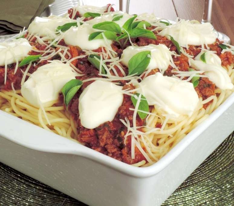 Macarronada bolonhesa cremosa (Reprodu&ccedil;&atilde;o / Guia da Cozinha)