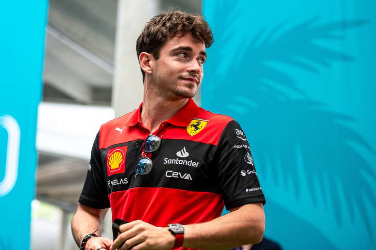 Charles Leclerc é líder do Mundial 