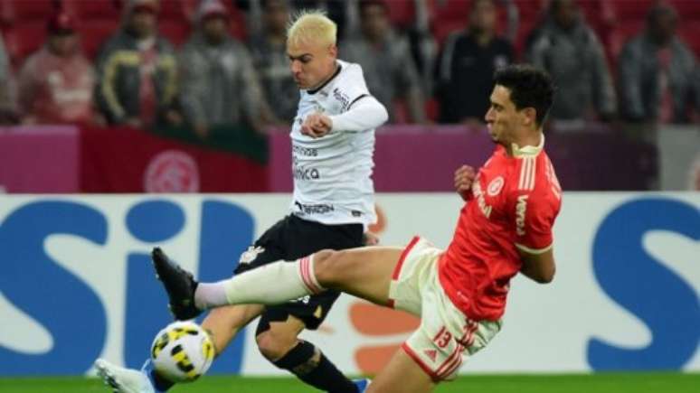 Três dos quatro gols saíram no primeiro tempo (Foto: Ricardo Rimoli / Lancepress!)