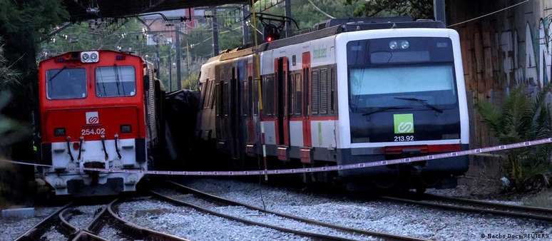 Maquinista do trem de passageiros morreu em conseqüência do impacto