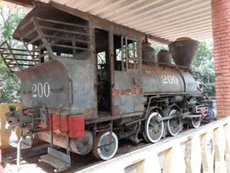 Locomotiva 'Maria Fumaça', modelo Baldwin, de 1891, adquirida pela Paulista, atualmente exposta em Garça