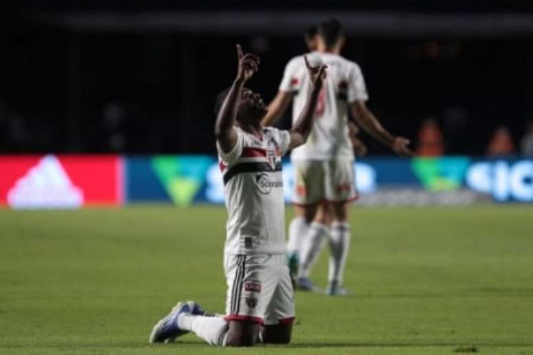 Nikão encerrou o jejum que durava 18 jogos sem marcar pelo Tricolor (Foto: Rubens Chiri/Saopaulofc.net)