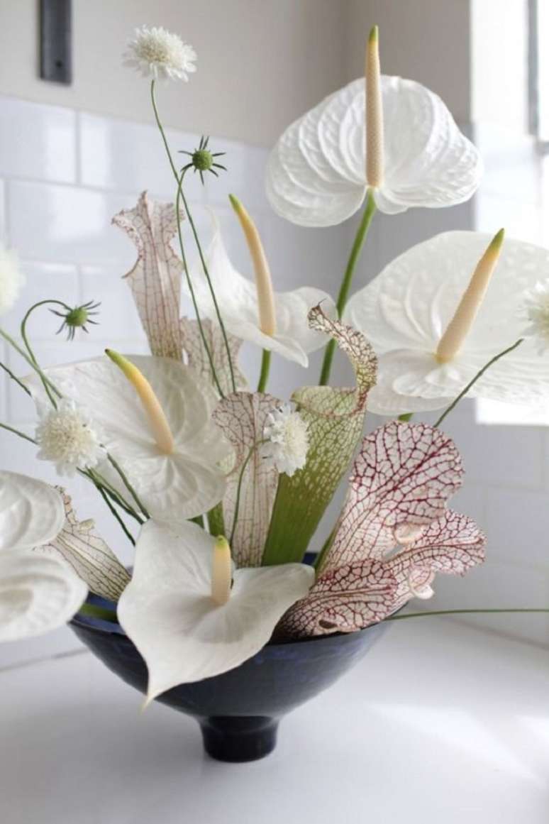 36. Vaso com anturio branco – Foto Gardenista