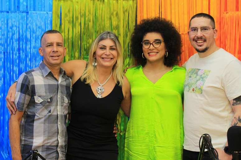 Os apresentadores Isaque Criscuolo e Renato Viterbo com as convidadas Maitê Schneider e Gabriela Augusto